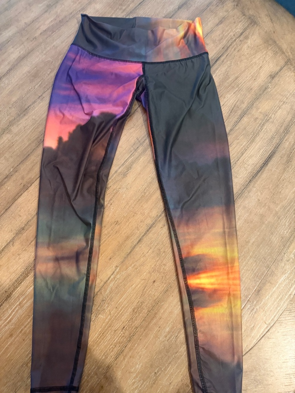 teeki Sunset Gradient High-Waist Leggings - Multicolor